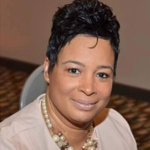 Meet your Posher, Eva